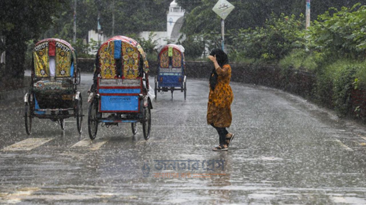 ঢাকাসহ ছয় বিভাগে অতিভারী বৃষ্টির পূর্বাভাস, বাড়তে পারে বন্যার ঝুঁকি