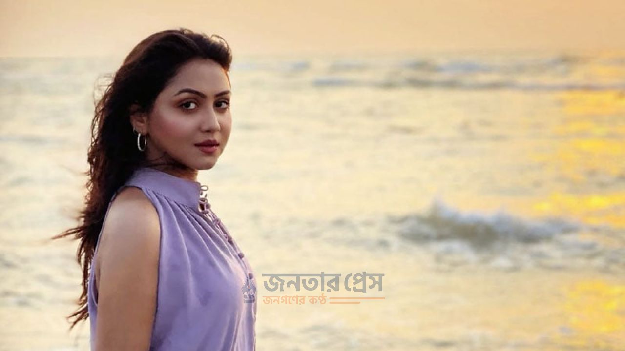 নিজেকে কোনো নির্দিষ্ট ধরনের চরিত্রে সীমাবদ্ধ রাখতে চাই না: নিশাত প্রিয়ম