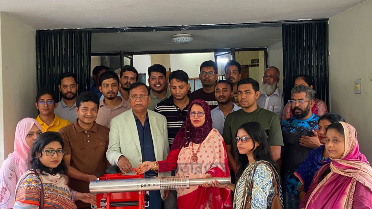 ঢাবির দুই হলে ফগার মেশিন দিল ডিএসসিসি