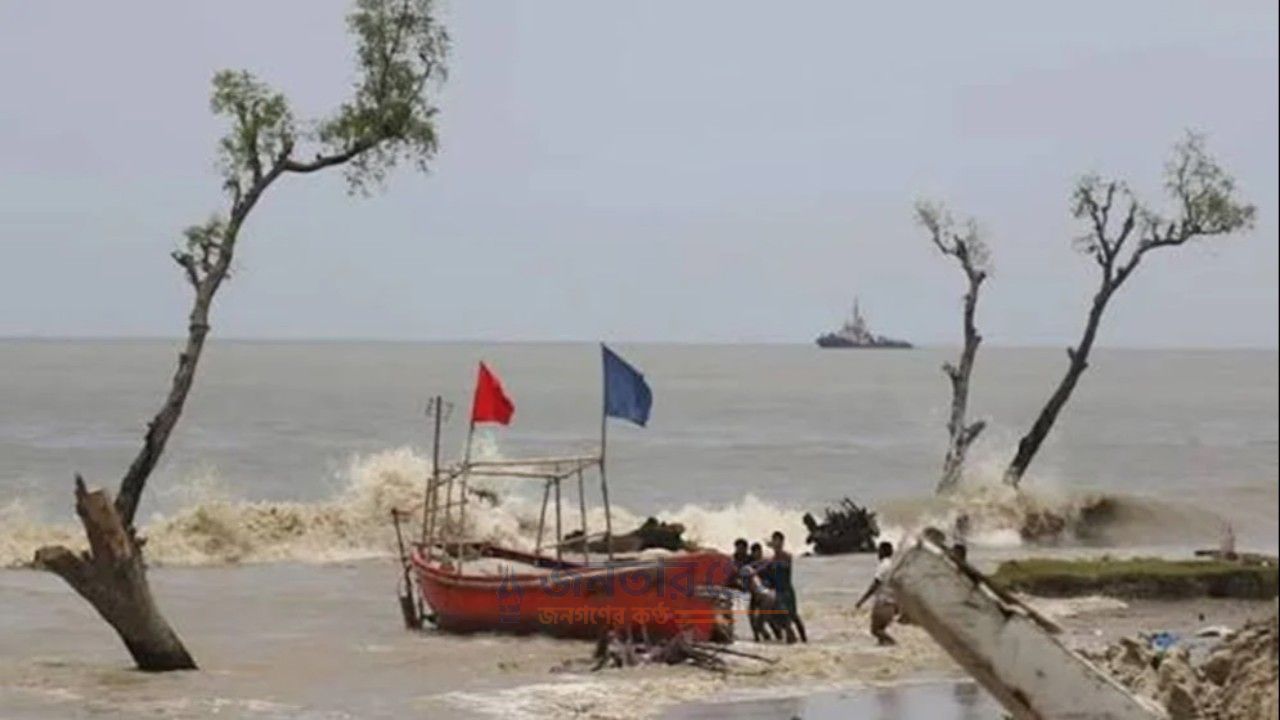 বঙ্গোপসাগরে গভীর নিম্নচাপ, সমুদ্রবন্দরে ৩ নম্বর সতর্ক সংকেত