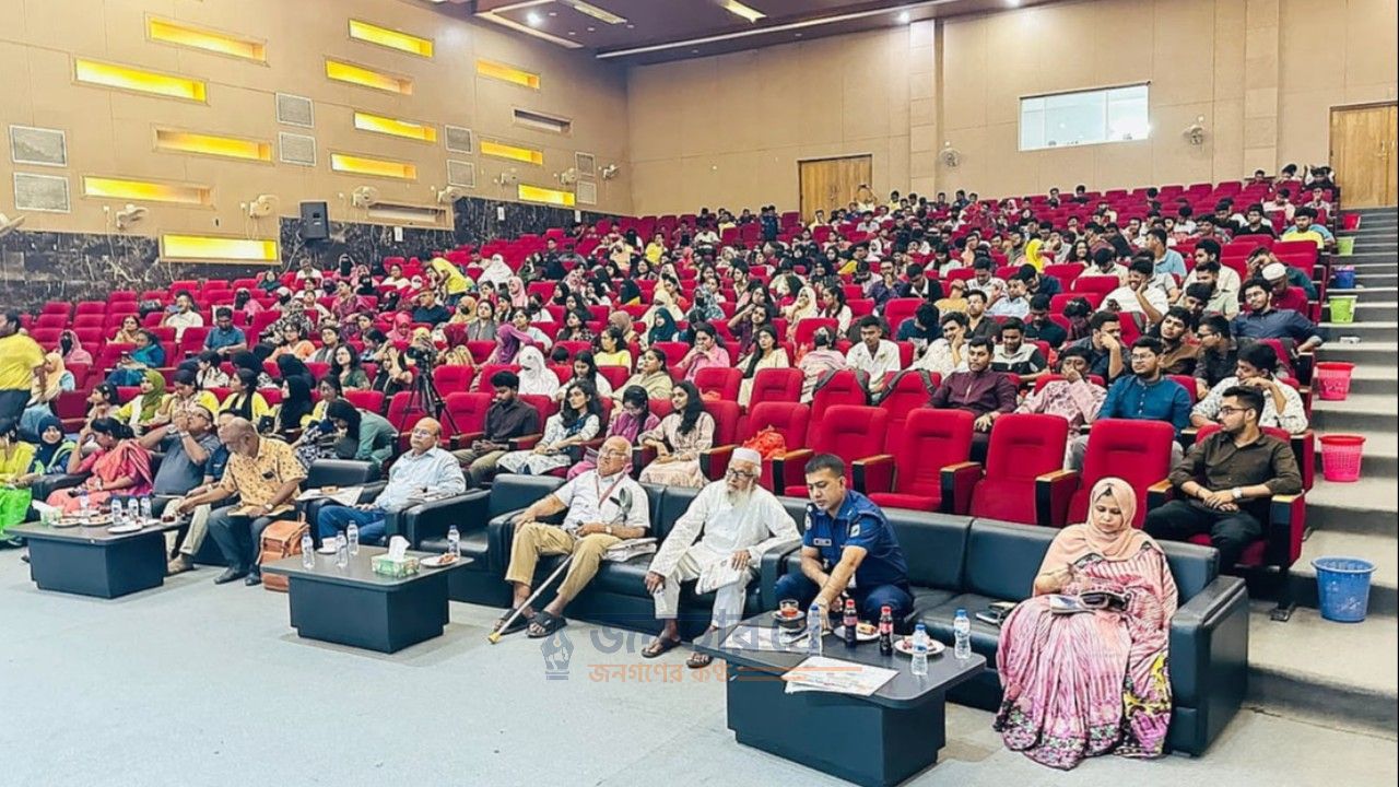 গোপালগঞ্জে জিপিএ-৫ প্রাপ্ত কৃতী শিক্ষার্থীদের সংবর্ধনা