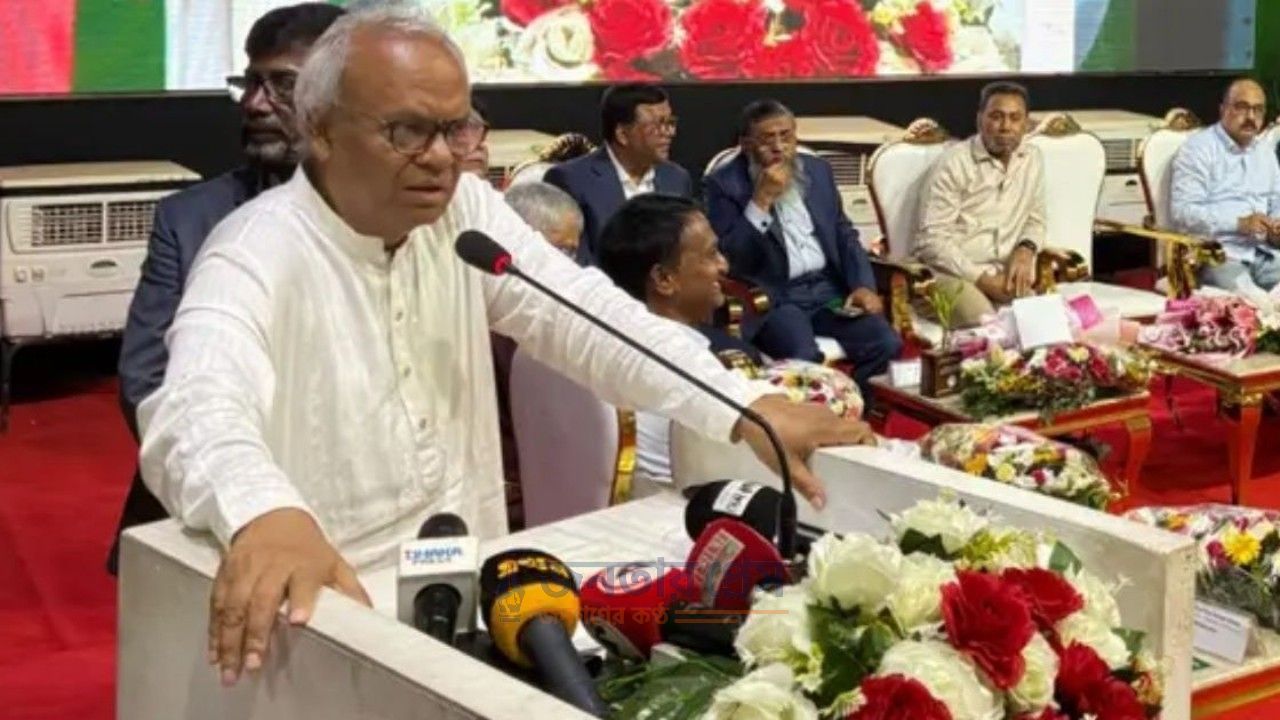 ব্যাংকিং খাত পুনর্গঠন করে শিল্পে অর্থায়ন নিশ্চিত করতে হবে: রিজভী