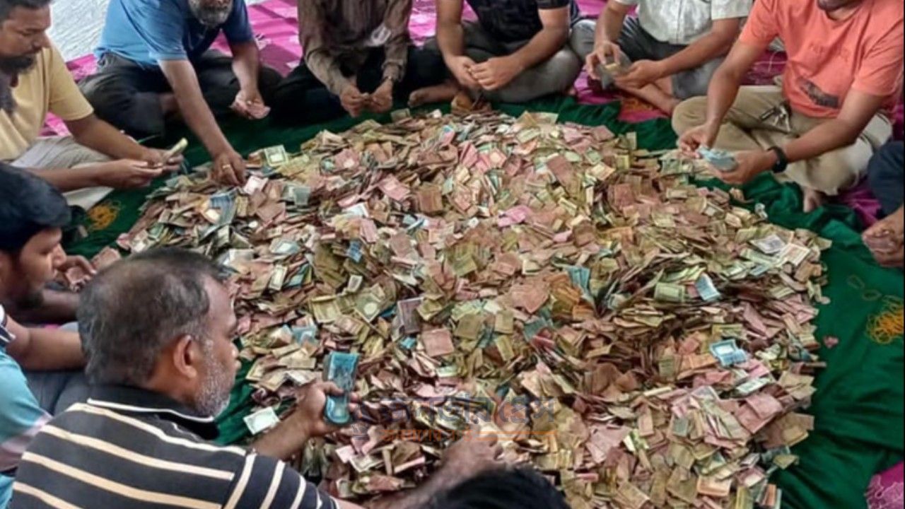 লালন আখড়াবাড়ির দানবাক্সে মিলল ৬ লাখ ৪৯ হাজার টাকা