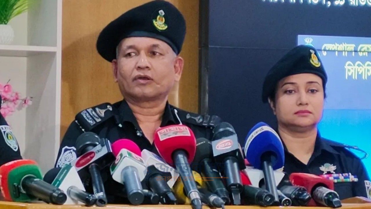 যমুনা সেতুতে হারমোনিয়ামের ভেতর মিলল ২ পিস্তল, মুন্সীগঞ্জে ৪১ লাখ টাকাসহ গ্রেপ্তার ২