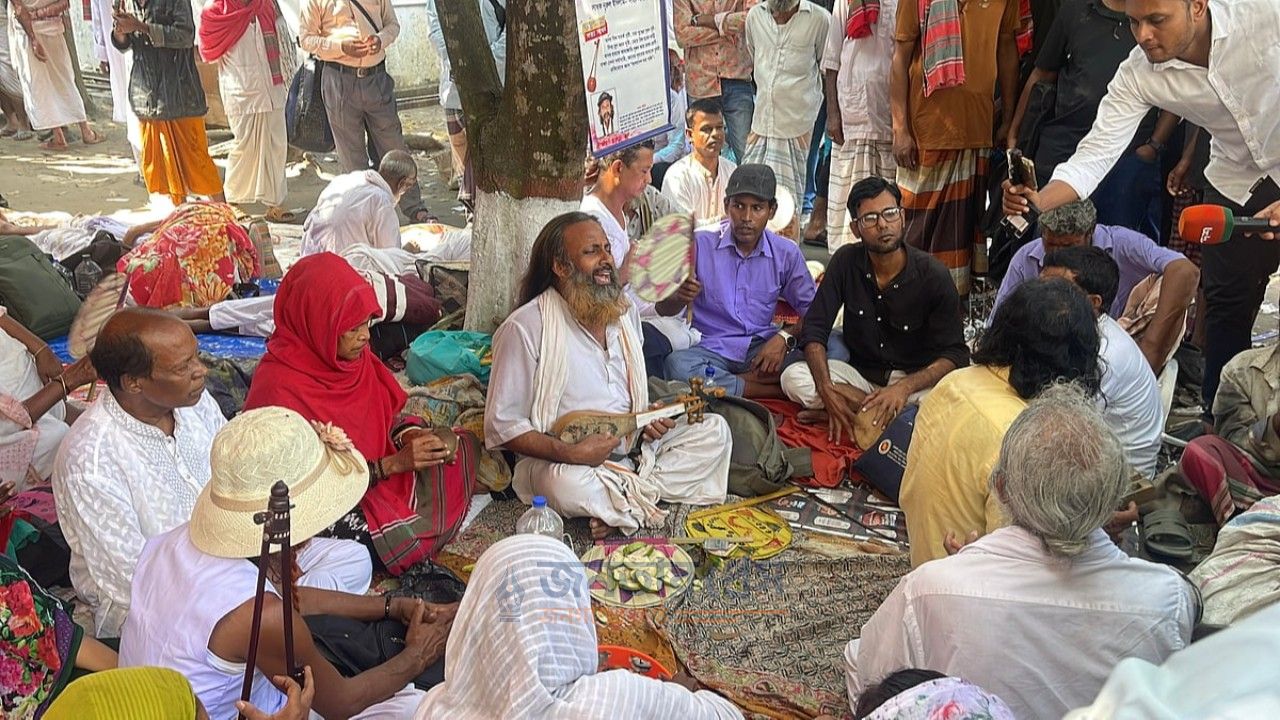 লালনের আখড়ায় সাধুসঙ্গ, গানে-সাধনায় মুখর ছেঁউড়িয়া