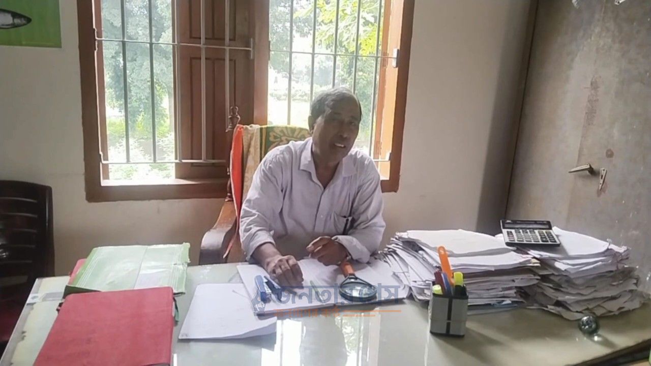 ঘুষের অভিযোগ তদন্তে প্রমাণিত, শাস্তির আগেই অবসরের আবেদন ভূমি কর্মকর্তার