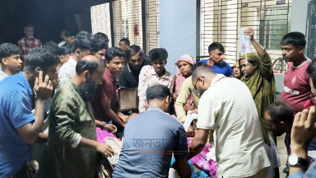  জয়পুরহাটে ট্রাকের ধাক্কায় ইজিবাইকযাত্রী নিহত, চালকের পা বিচ্ছিন্ন